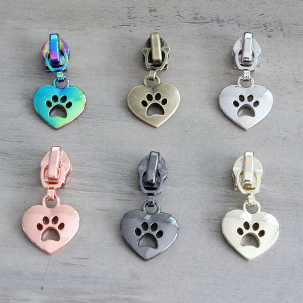 Paws in Heart Zipper Pull